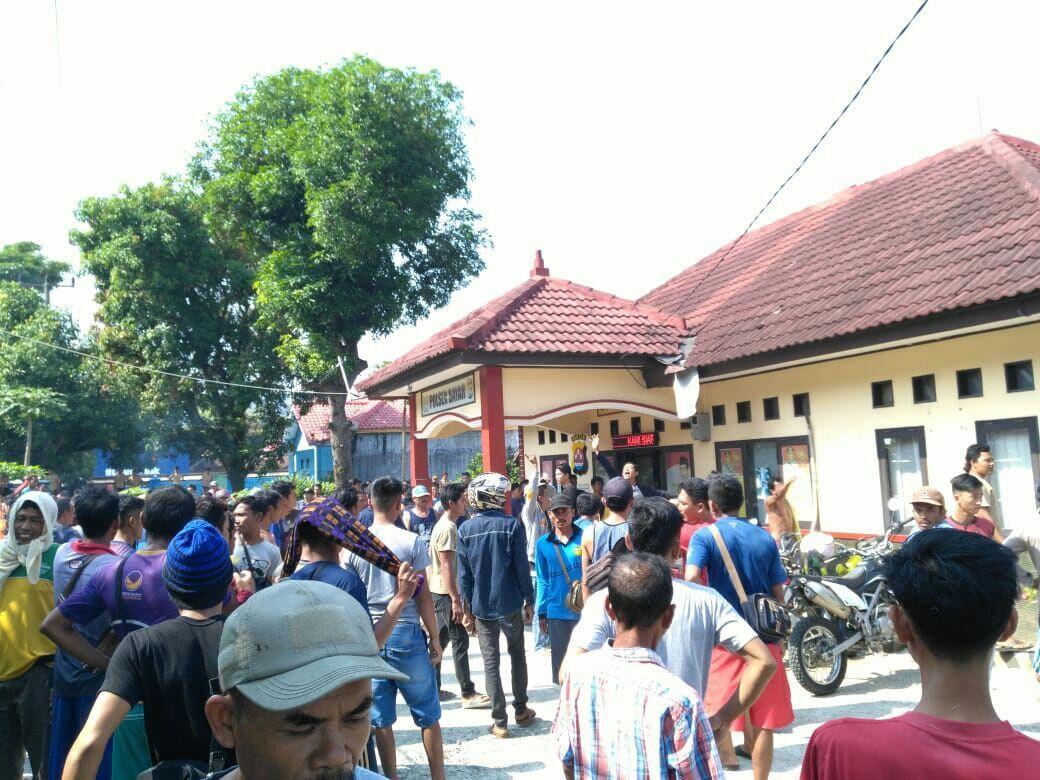 Mapolsek Bayah Diserang Warga, Satu Mobil Patroli Dibakar