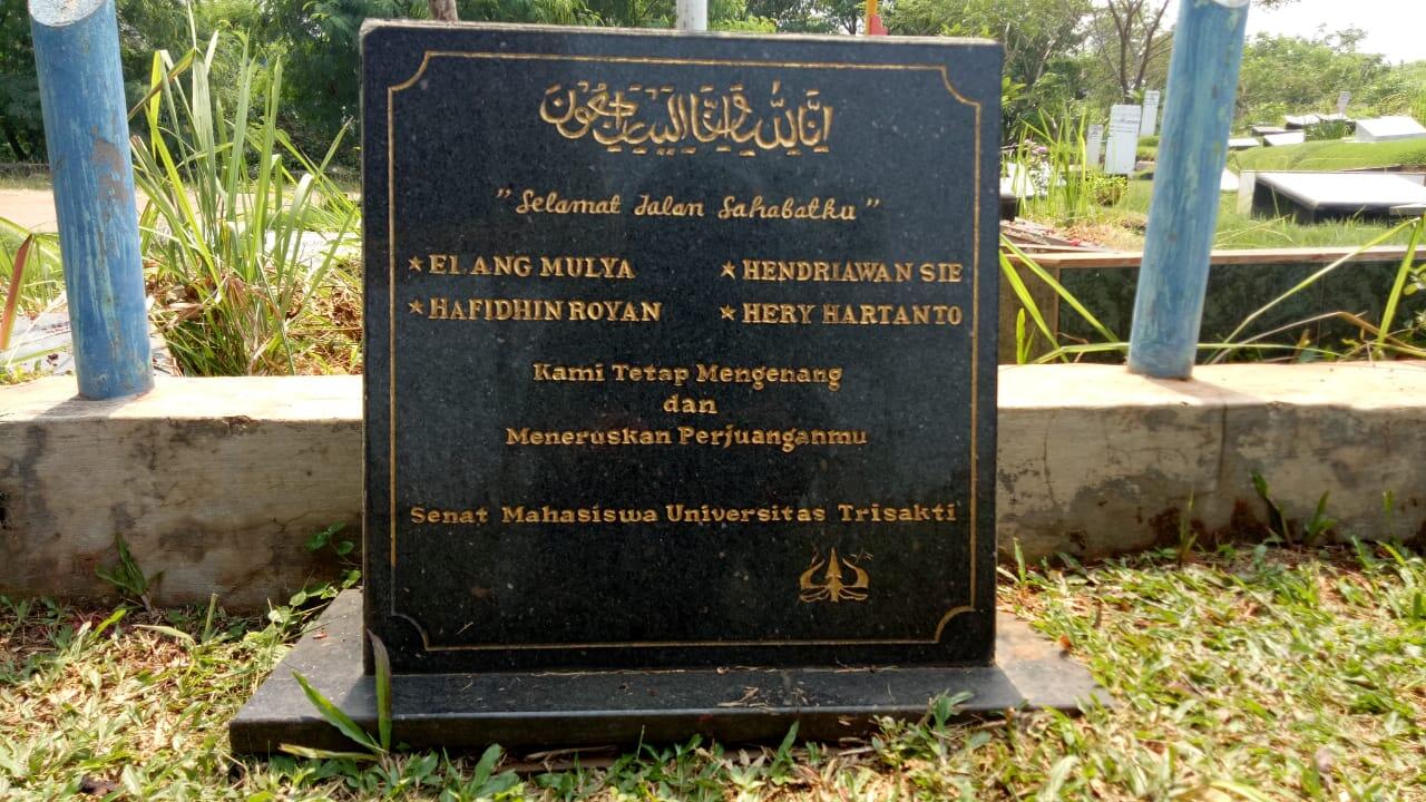Ziarahi Makam Pahlawan Reformasi, Mahasiswa Trisakti Tagih Janji Jokowi