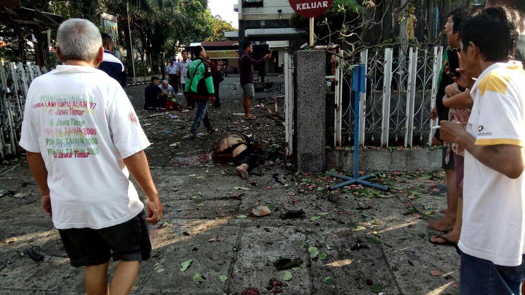 Bom Meledak di 3 lokasi di Surabaya