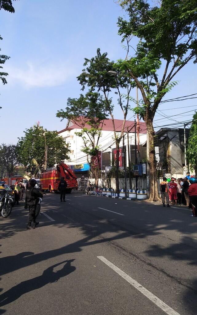 Bom Meledak di 3 lokasi di Surabaya