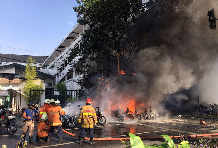Pelaku bom diduga sekeluarga, korban tewas 13 orang