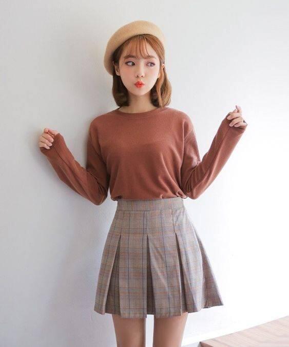 Upgrade Style Kaus Oblongmu Jadi Ala Cewek Korea Ini. Biar Nggak Monoton Tentunya