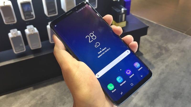 Alasan Kenapa Wallpaper Hitam Bisa Hemat Baterai Smartphone Kamu