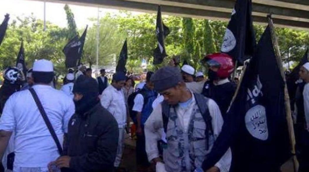 Wanita yang Sebar Hoax Bom Surabaya Adalah Kepala Sekolah