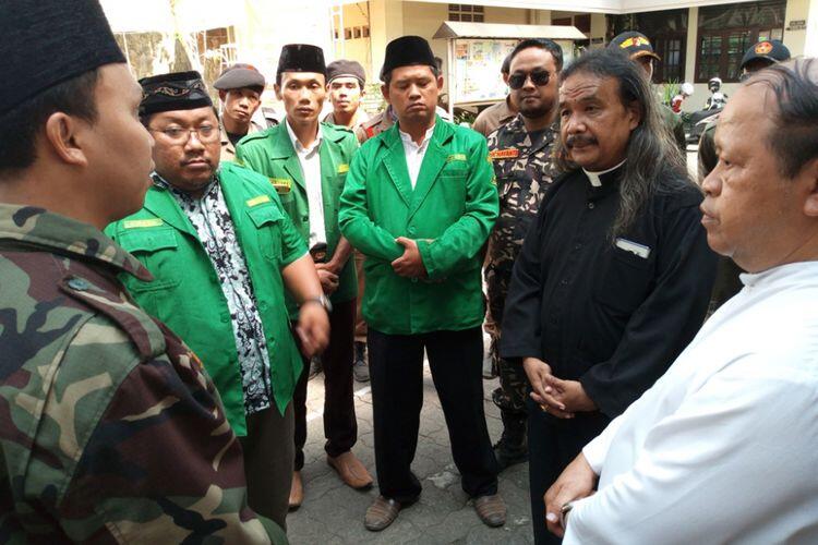 (Hot News) BANSER DAN ANSHOR TAK AKAN MEMBIARKAN KAMI SENDIRIAN DAN KETAKUTAN.....