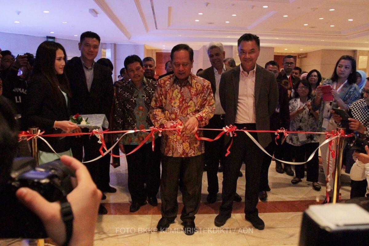 Menristekdikti Luncurkan Hybrid Learning Penunjang Pendidikan Jarak Jauh