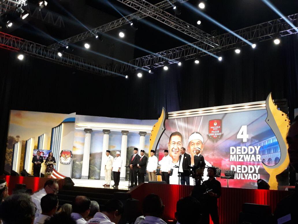 Debat Pilgub Jabar: Begini Cara Paslon Mengatasi Desa Miskin