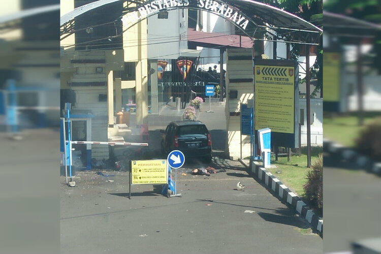 Penyerangan di Polrestabes Jawa Timur Menggunakan Bom Kendaraan