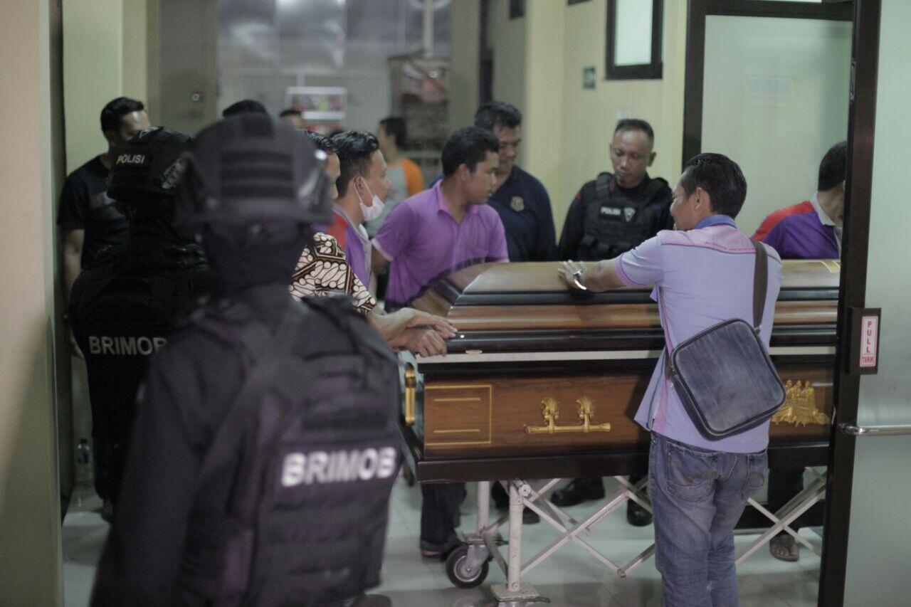 Cisca dan Liem, Pelesiran Dua Sahabat yang Berujung Duka