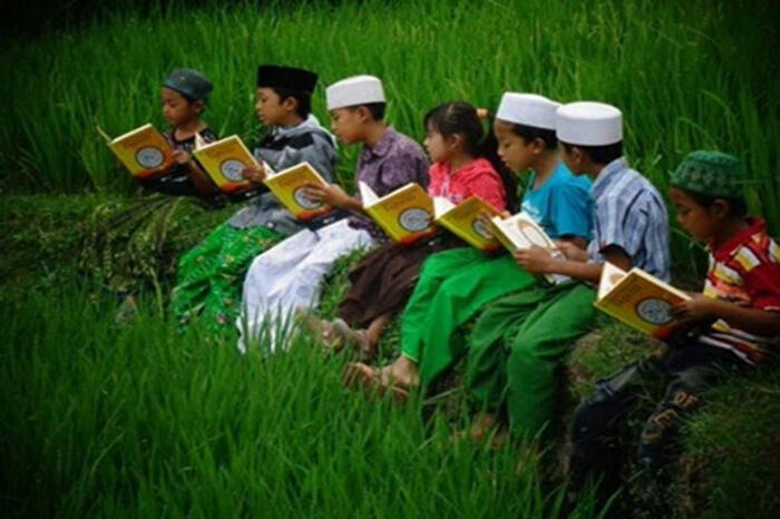 USTADZ ABDUL SOMAD UNGKAP HAL MENGERIKAN TEROR BOM DI SURABAYA