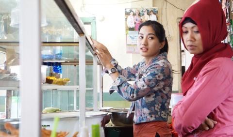 Autofokus Nih!!!.Gadis Cantik Yang Memilikis Profesi Terunik