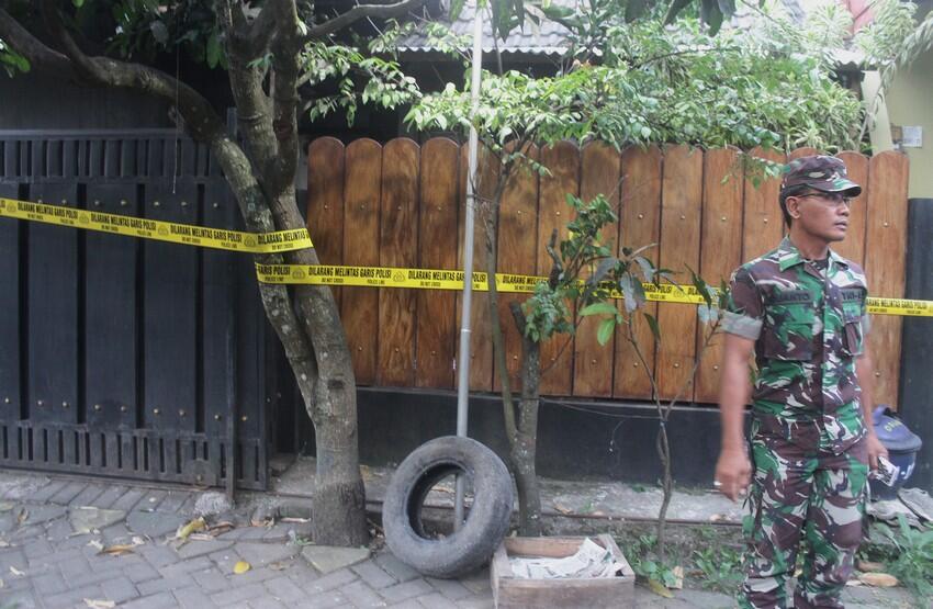 Baku Tembak dengan Polisi di Surabaya, Satu Terduga Teroris Tewas
