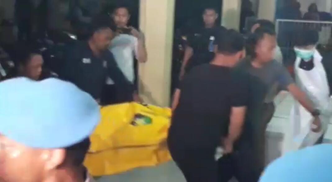Usai Baku Tembak Densus vs Teroris, 1 Jenazah Tiba di RS Bhayangkara