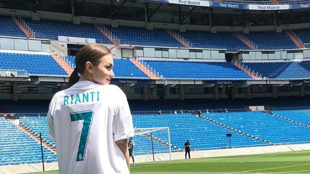 Pesona Rianti Cartwright di Markas Real Madrid