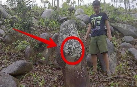 Jadi Soeltan.Dikira Batu Biasa, Pas Di Belah Ternyata OMG!!!