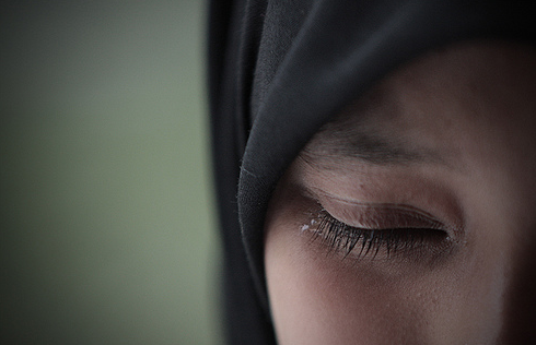 Istri Ketua JAD Jatim Lemas Saat Tahu Suaminya Punya Istri Siri