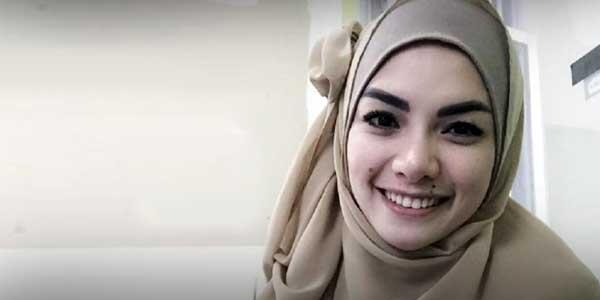 Nikita Mirzani Imbau Netizen Jangan Share Foto Ledakan Bom di Surabaya