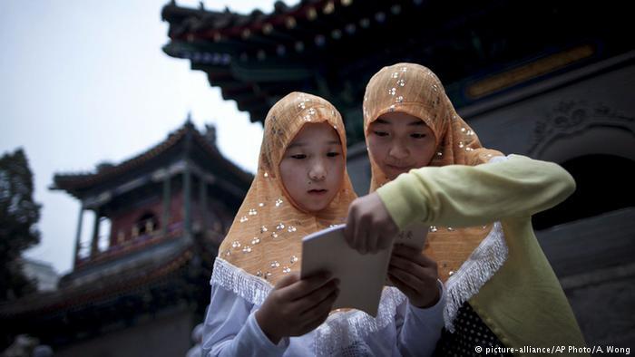 Potret Muslim Uighur di Cina