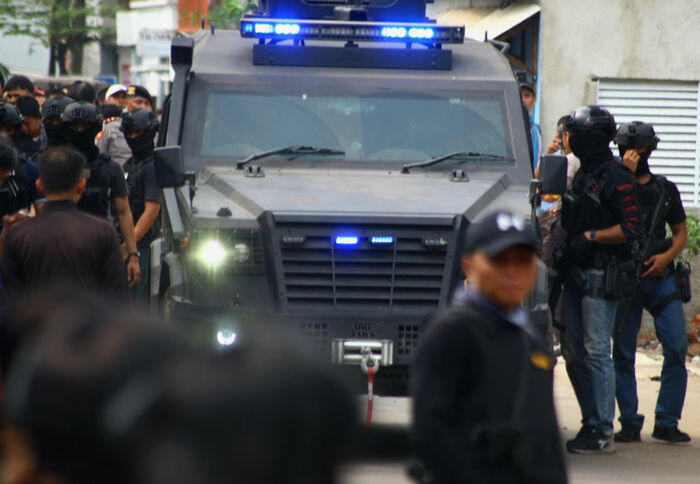 Penangkapan terduga teroris terjadi di sejumlah tempat