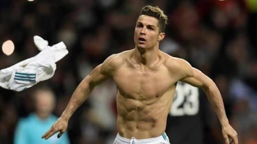 Rianti Bikin Iri Netizen Karena Berfoto Dengan Ronaldo