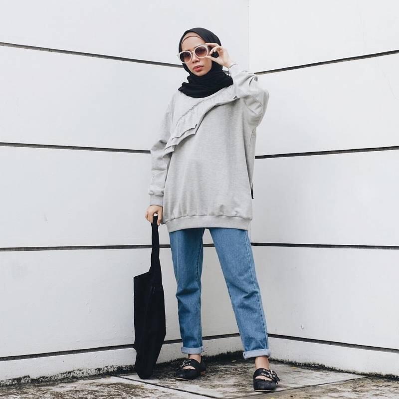 10 Gaya Baju Oversize Ini Cocok Buat yang Nggak Suka Pamer Lekuk Tubuh