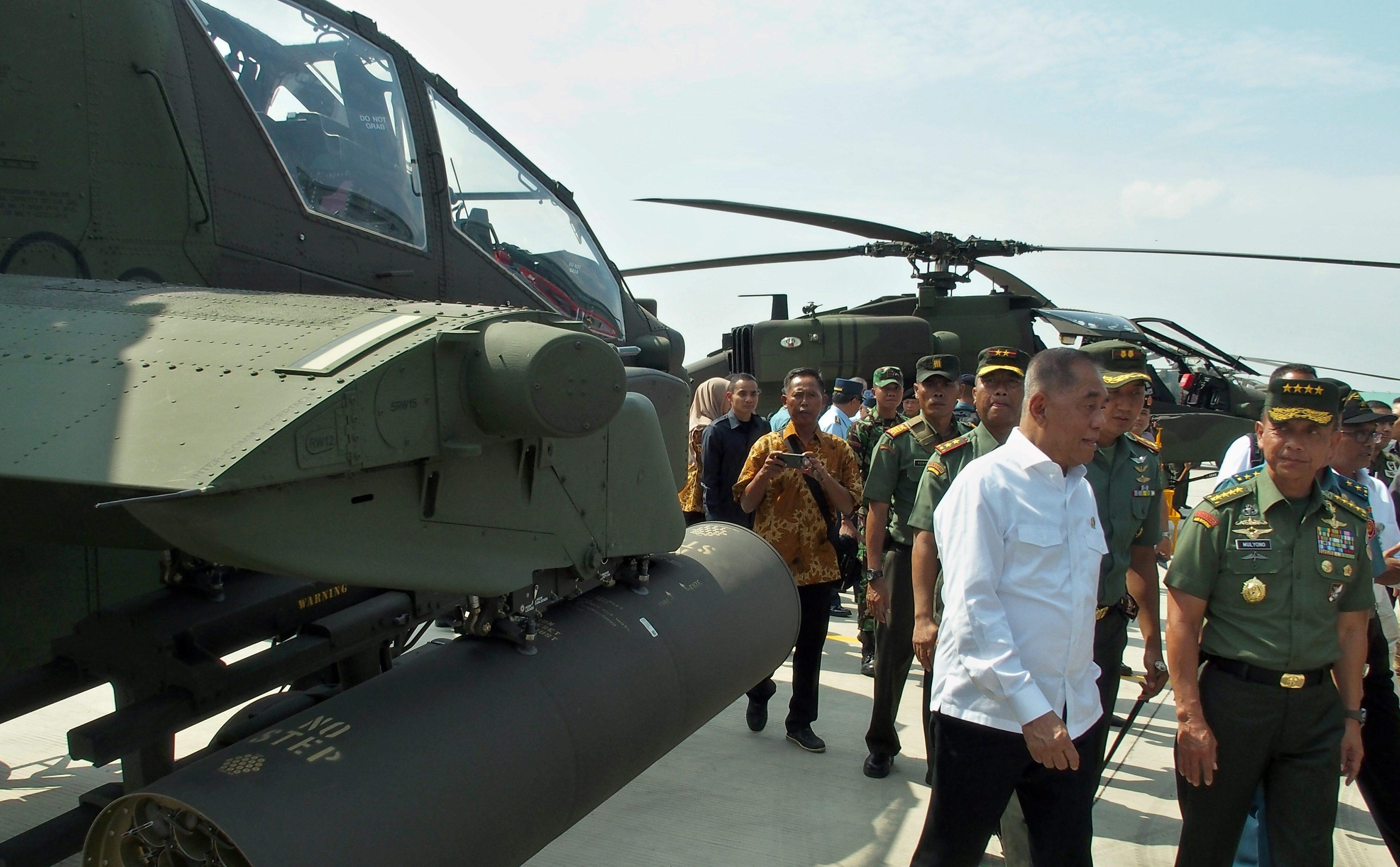 Delapan Heli Serang Apache Resmi Perkuat TNI AD
