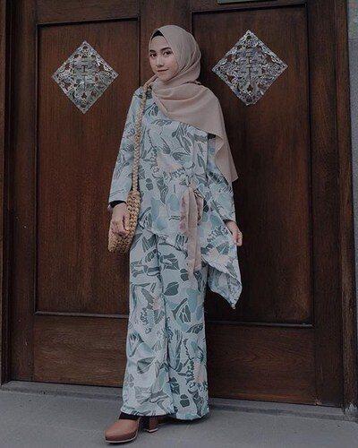 ( Kisah Ramadhan ) Trend Hijab Dengan Satu Warna Dasar