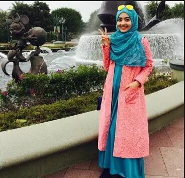 Pengin Tampil Kece Tapi Syari Di Bulan Ramadan, Cobalah Style Dari Artis Cantik Ini