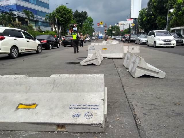 Beton Rekayasa Lalin Duren Tiga Dirobohkan