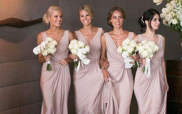 Elegan nan Memesona, 19 Gaun Bridesmaids Ini Bisa Dicontoh buat Pesta Nikahanmu Nanti