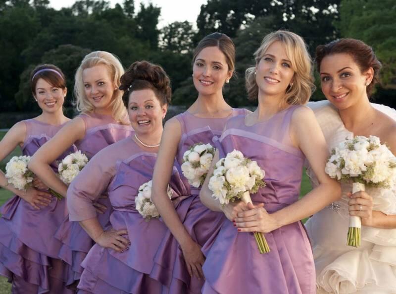 Elegan nan Memesona, 19 Gaun Bridesmaids Ini Bisa Dicontoh buat Pesta Nikahanmu Nanti