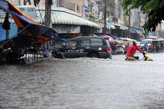 Trik Sederhana Mengatasi Motor Agar Tidak Mogok Saat Banjir