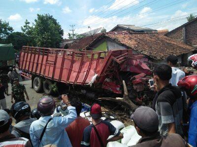 Begini Kondisi Kecelakaan Truk yang Tewaskan 12 Orang di Brebes 