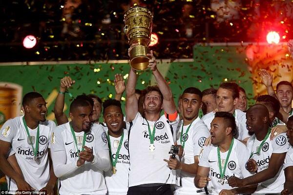 Kalahkan Bayern Munchen, Eintracht Frankfurt Juarai DFB Pokal