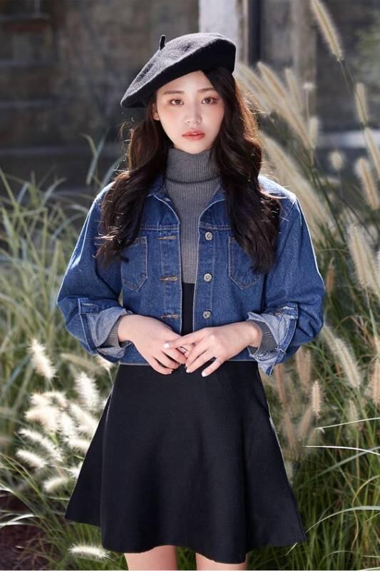 Diajakin Buka Bersama? Style Turtleneck Ini Bikin Kamu Terkesan Kalem dan Santun