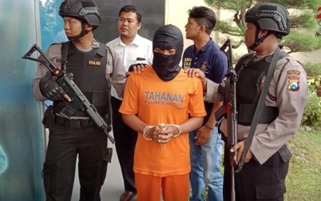 Nur Kholis Tak Menyangka Kaki Sunarti Masih Menyembul dari Dalam Kubur