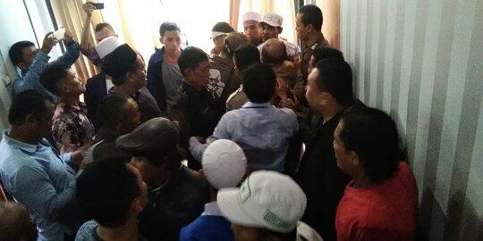 4 Orang pengeroyok anggota DPRD Karawang diciduk polisi