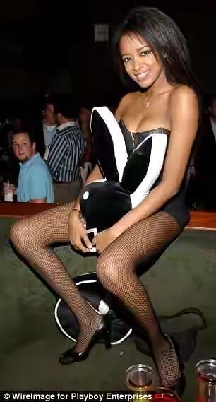 Model Playboy Bunuh Diri Bersama Anaknya Terjun Bebas Dari Lantai 25