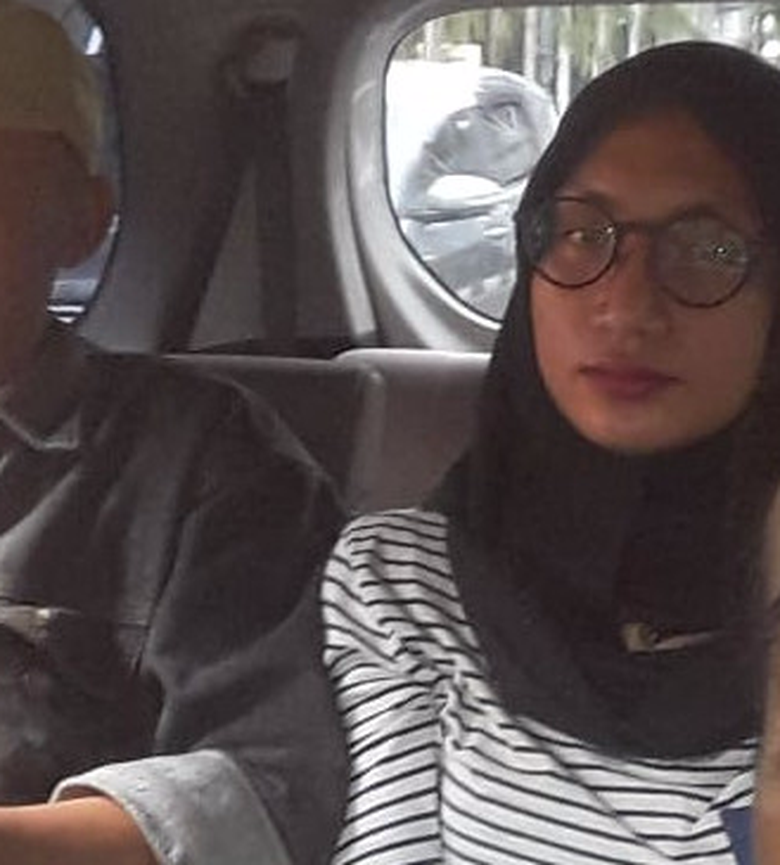 Balada Lelaki 'Cantik' Berjilbab Gondol Barang Mahasiswa Bandung