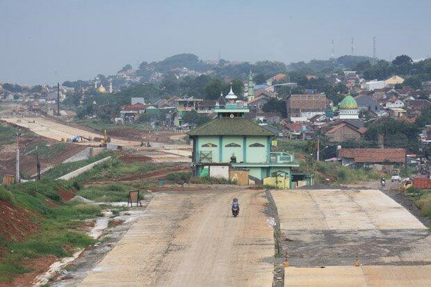 Ajiib !!! Masjid Ditengah Tol Semarang-Batang