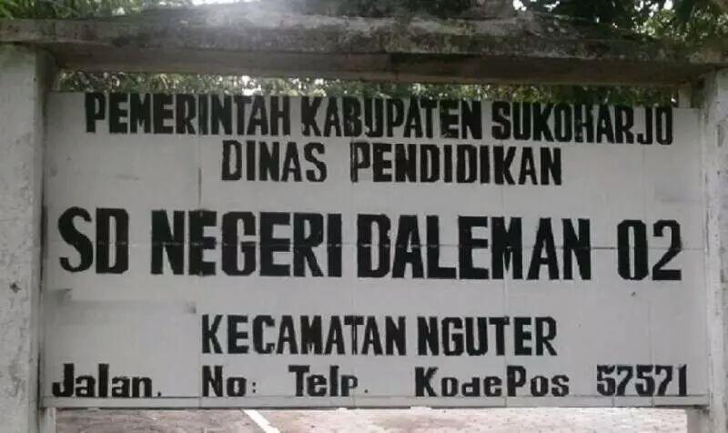 7 Papan Nama Sekolah yang Pasti Bikin Kamu Ngakak