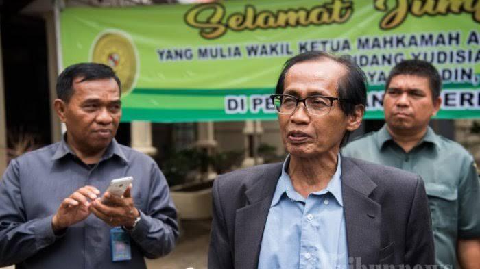 Hakim Agung inspiratif Itu Telah Pensiun (Artidjo Alkostar)