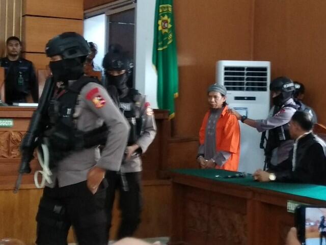 Ratusan Aparat TNI Polri Jaga Sidang Aman Abdurahman