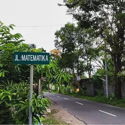 14 Nama Jalan ini Nyeleneh Abis, Bikin Geleng-Geleng Kepala Ngeliatnya