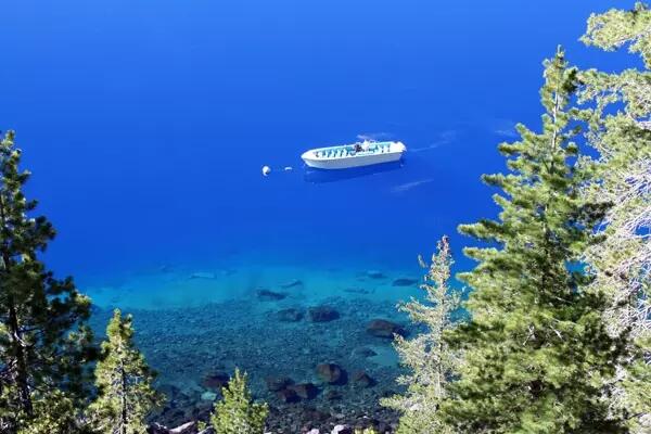 Yakin Gak Mau Kesini? Inilah 5 Tempat Terindah dengan Air Terjernih di Dunia