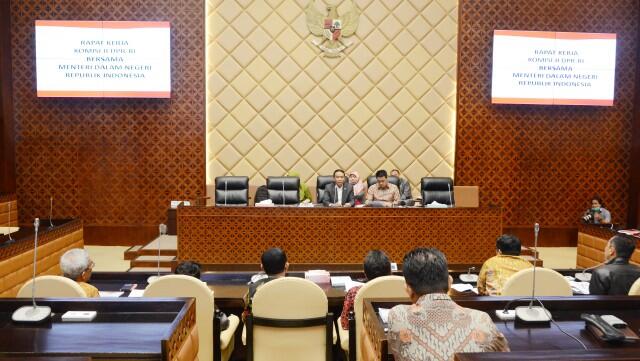 Jelang Pilkada, Kemendagri Didesak Selesaikan Permasalahan KTP-el