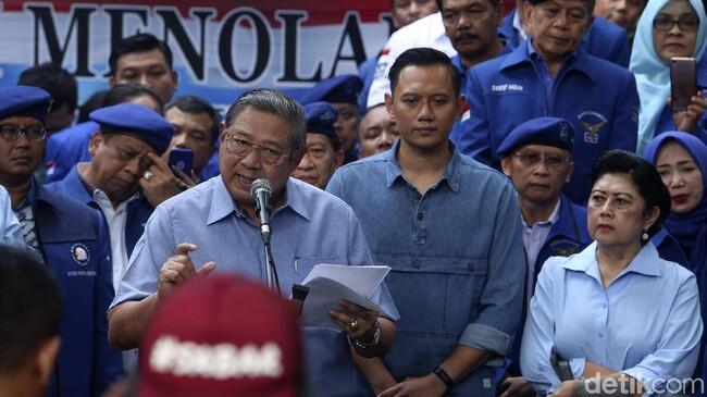AHY Ungkap Pesan di Balik Kaus #JanganDiam SBY