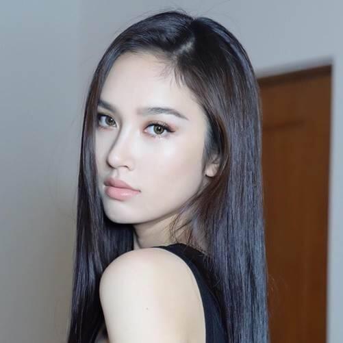 Berparas Ayu dan Flawless, Seleb Cantik Ini Ternyata Transgender. Nggak Nyangka!