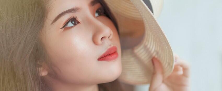 Praktis, Ternyata Kamu Cuma Butuh 3 Produk Skincare Ini Buat Traveling