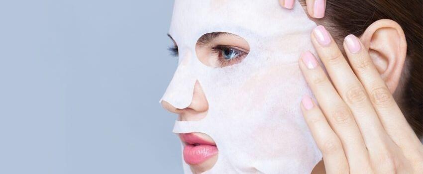 Praktis, Ternyata Kamu Cuma Butuh 3 Produk Skincare Ini Buat Traveling